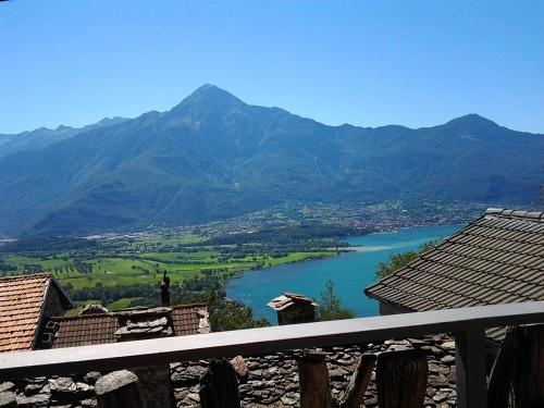 Appartamenti Montemezzo Le Case in Pietra - Sorico