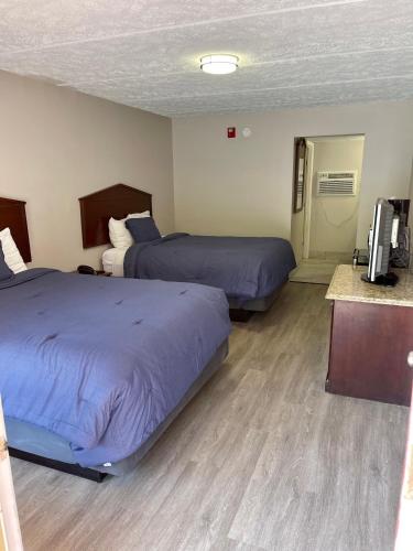 Smoky View Inn Room Type - Queen Room with Two Queen Beds - Non-Smoking