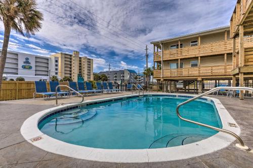 Coastal Gulf Shores Condo - 1 Block to Beach!