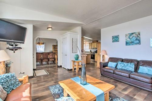 Spacious Family Home with Kayak and Deck on Bear Lake! - image 7