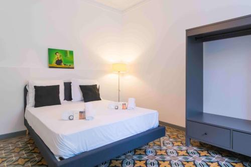 Authentic apt with GARDEN with trees! - image 2