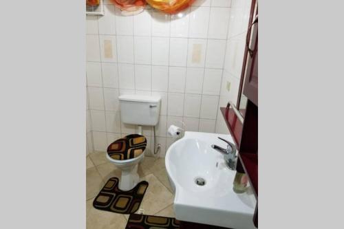 Bathroom, Shalom apartment in Scarborough