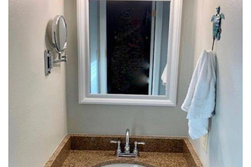 Sea Breeze 307 BY Bender Vacation Rentals - main image