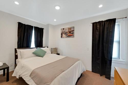 Recently Renovated Two Story Home in the Heart of Queens - Close to JFK Airport! home - image 2