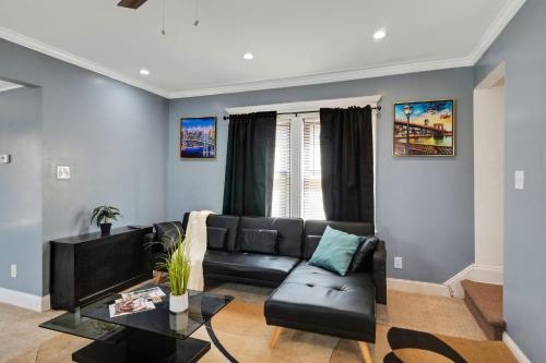 Recently Renovated Two Story Home in the Heart of Queens - Close to JFK Airport! home - image 5