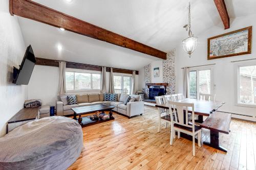 Dillon Canyon Casa - image 6