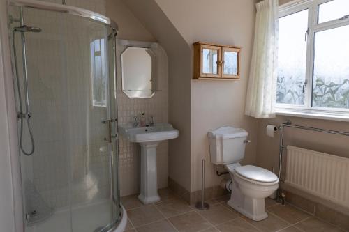 Barrymor Twin, Family and Double Room 1