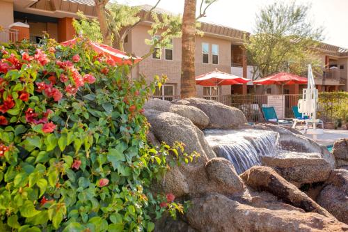 Exterior view, WorldMark Scottsdale in Central Scottsdale