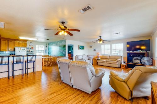 Coronados Getaway in Crystal Beach, USA