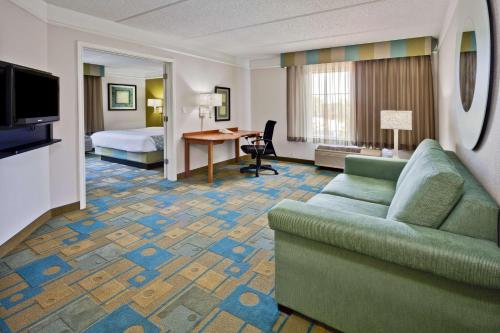 La Quinta by Wyndham Ft. Lauderdale Airport - image 5