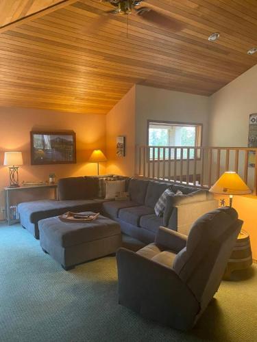 2 Tan Oak home - image 2
