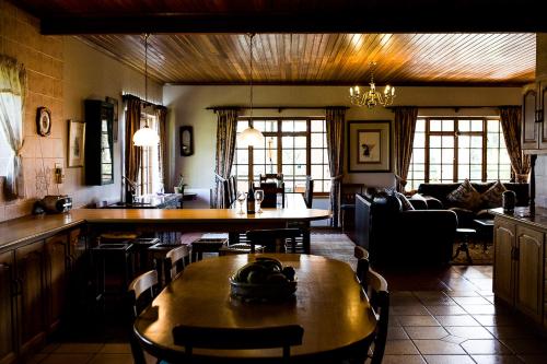 virtuve, Mountain Haven Villa in Wolseley