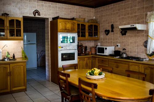 virtuve, Mountain Haven Villa in Wolseley