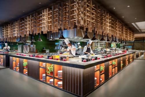 Restaurant, PARKROYAL COLLECTION Marina Bay, Singapore near Supertree Grove