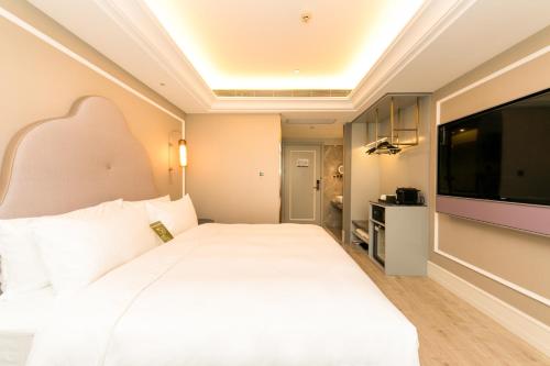 Deluxe Twin Room image 2
