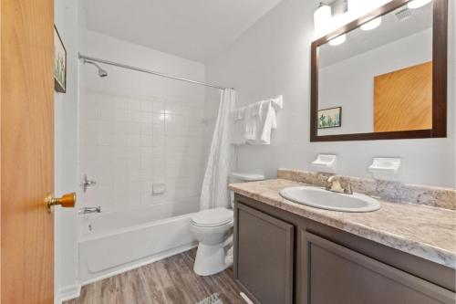 Viagem Bright 2BR with Pool Gym & Parking - image 2