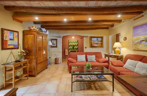 Casa Rural Can Coll in Garriguella