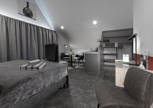 Studio Apartment