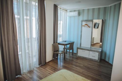 Alina Hotel & Hostel - image 9