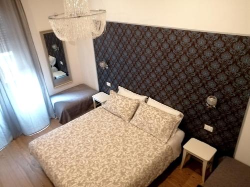 Dante Rooms and Apartment