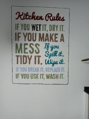 Vivian's Guest House - image 3