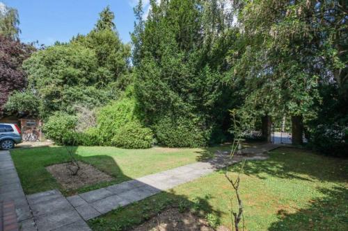 Outstandingly beautiful apartment with parking