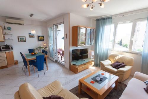 Exclusive Sea View Apartment, Split (photo 9)