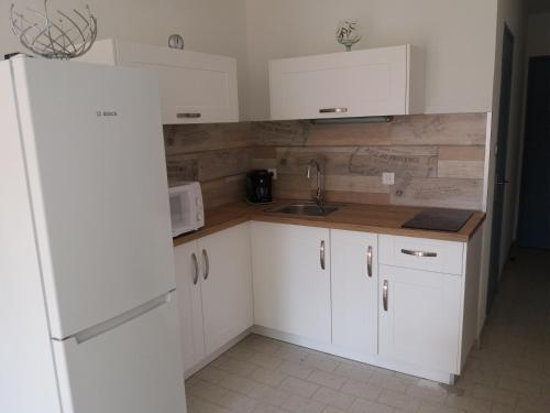 plage du Môle - Tap to explore photos