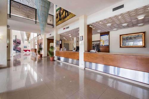 Lobby, Hotel HR in Modugno
