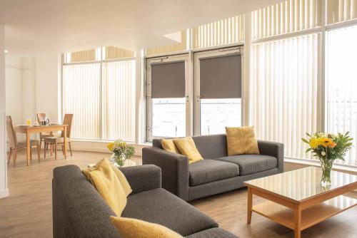 PREMIER SUITES Liverpool - image 13