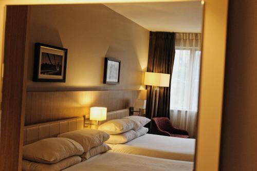 Lancaster Hotel and Spa - image 11