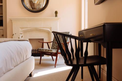 296699516 The Yard in Bath Hotel