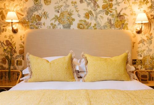 296699586 The Yard in Bath Hotel