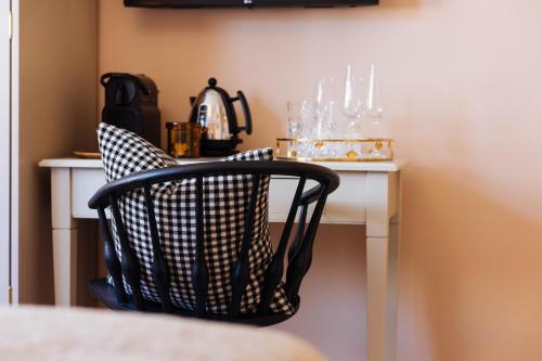 296699673 The Yard in Bath Hotel