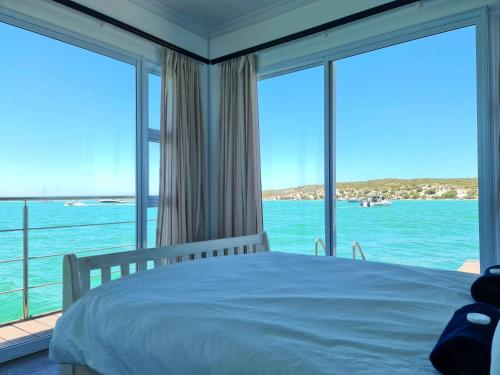 Kraalbaai Lifestyle House Boats in Langebaan