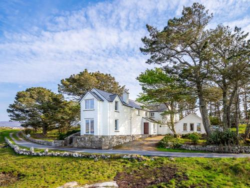 Cannute House - image 3