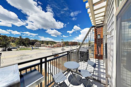New Luxury Loft #19 Near Resort Huge Hot Tub & Views - FREE Activities & Equipment Rentals Daily - main image