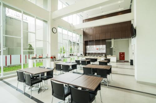Restaurant, Amaris Hotel Fachrudin - Tanah Abang in Tanah Abang