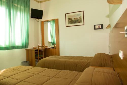 Hotel California - image 3