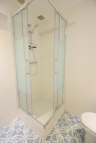 Nice Renting - BARILLERIE - COZY LOFT OLD NICE - SEA FRONT - SALEYA - MASSENA, Nice (fotografie 9)