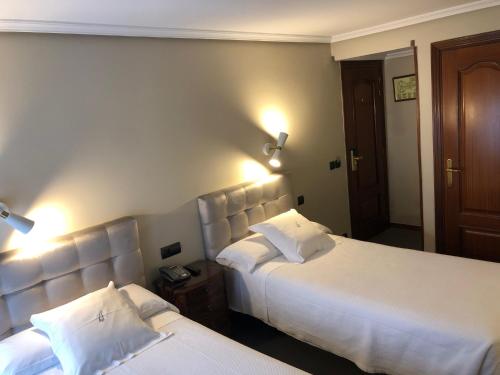 Hostal Astoria - image 7