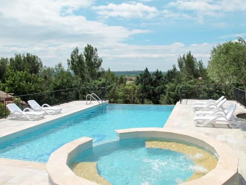 Holiday Home Les Garrigues d'Ozilhan - SHZ100 by Interhome