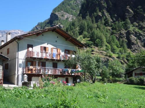  Locazione Turistica Le Myosotis - VPE151, Pension in Ollomont bei Chentre e Places