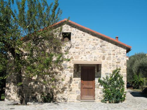  Locazione Turistica Pimpinella - LSZ310, Pension in Bolano