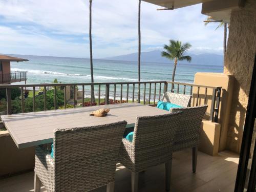 Stunning Sunsets and Oceanview's at Paki Maui thumb 4