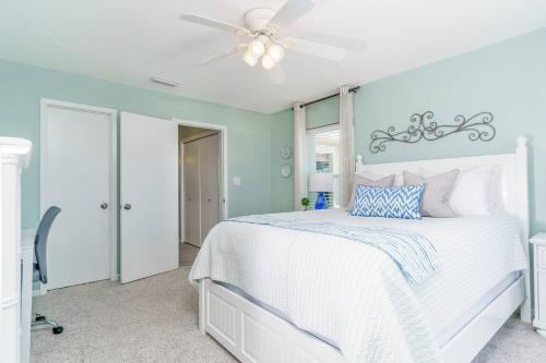 Gulf Winds Court 202 - Emerald Cove Oasis - image 8