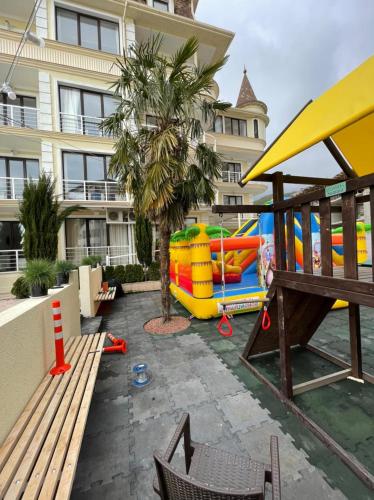 Grand-Shato Hotel - image 11