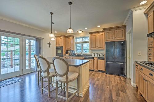 Large Lake Wawasee Home with Waterfront Oasis - image 4