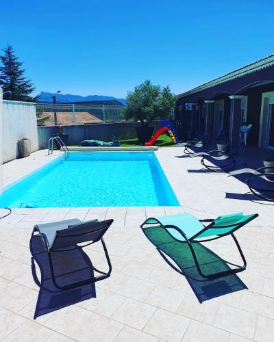 Villa de 3 chambres avec piscine privee jardin clos et wifi a Beaufort sur Gervanne gîte à louer Blacons