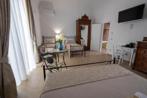 Premium Quadruple Room image 10
